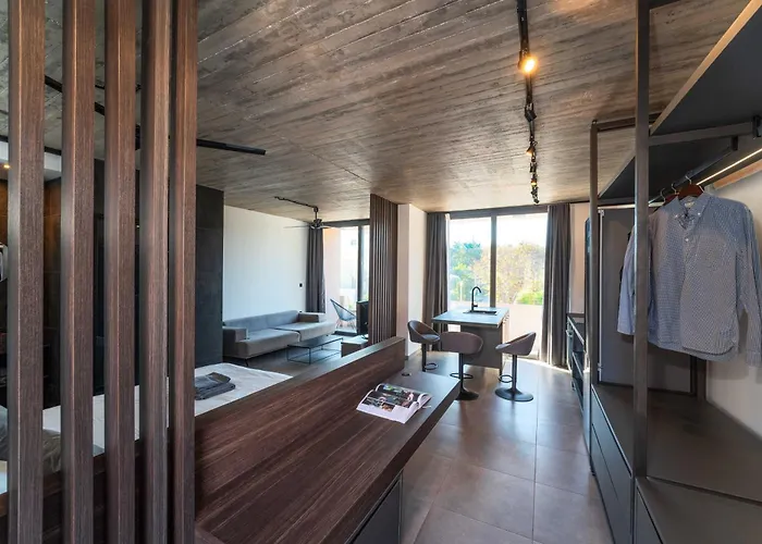 Golden Sun Luxury Apartment Adults Only